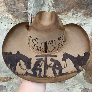New Justin “We Ride on Faith” Hand Burned hat Sz 7 1/8
